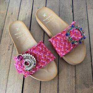 NWT Shea Leigh Mills X Gianni Bini Pink Woven Gold Buckle Mismatched Slides 7